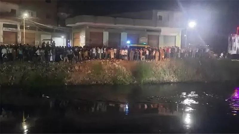 مصرع 3 أشخاص وجاري البحث عن آخرين في حادث سقوط سيارة في ترعة بالشرقية