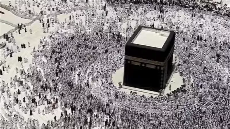 ما هي تحية دخول المسجد الحرام وأقوال الفقهاء في ذلك ؟