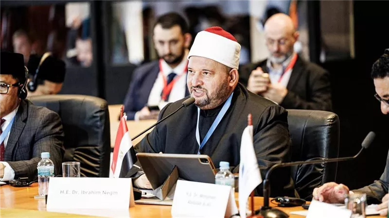 الأمين العام لدُور وهيئات الإفتاء في العالم يشارك في مؤتمر القادة الدينيين 