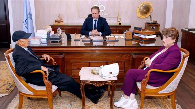 وصول فهمي عمر وإيناس جوهر لحضور صالون ماسبيرو الثقافي باستوديو أحمد زويل