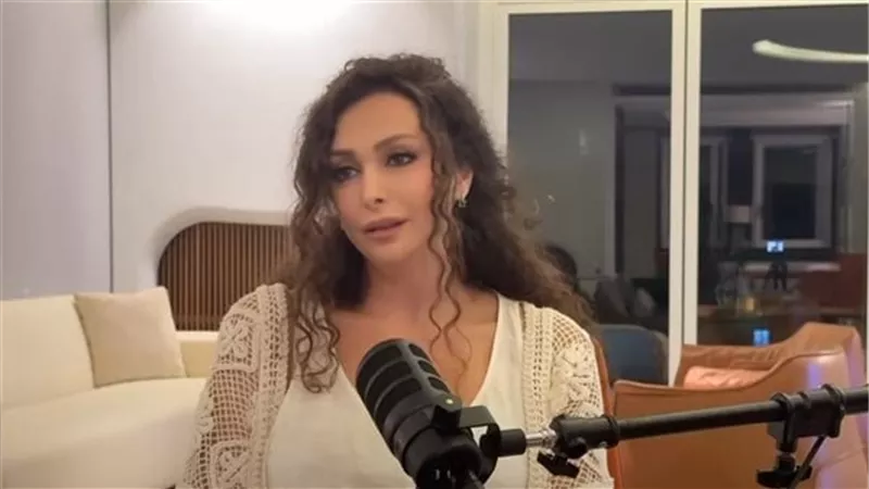 أمل حجازي تكشف كواليس قرار ارتدائها الحجاب وخلعه بعد 7 سنوات