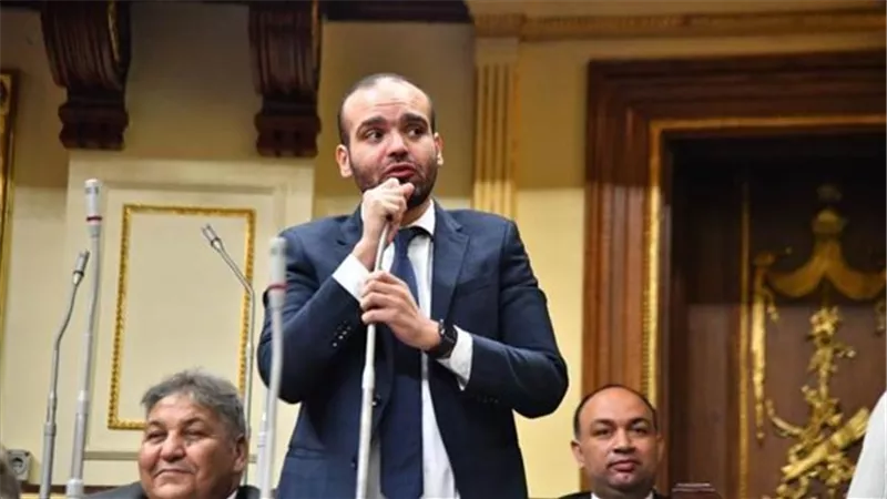 كريم السادات يتقدم بطلب إحاطة بشأن مخالفات بممشى شارع جمال عبد الناصر 