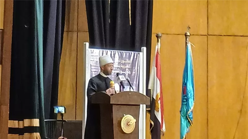 حدث فريد واحتفال نوعي.. وزير الأوقاف: لابد أن نحتفل بالنبي بشكل لائق 