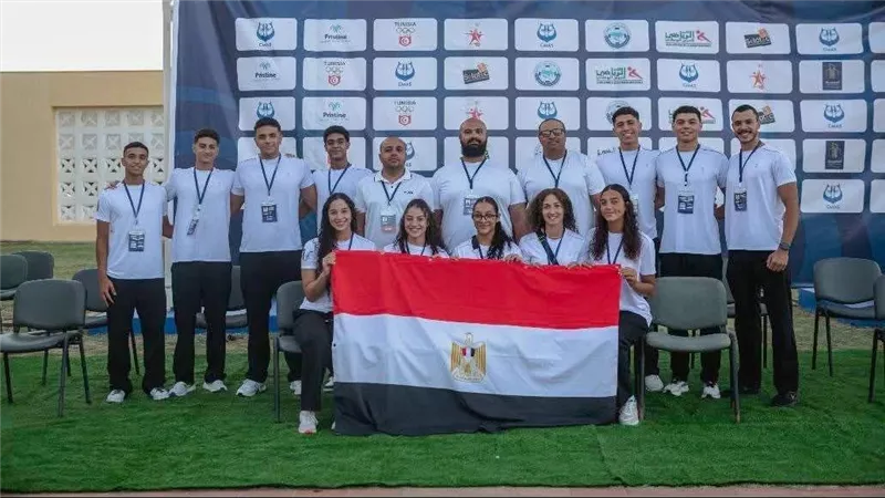 صبحي يهنئ المنتخب بلقبي البطولة العربية والإفريقية للسباحة بالزعانف