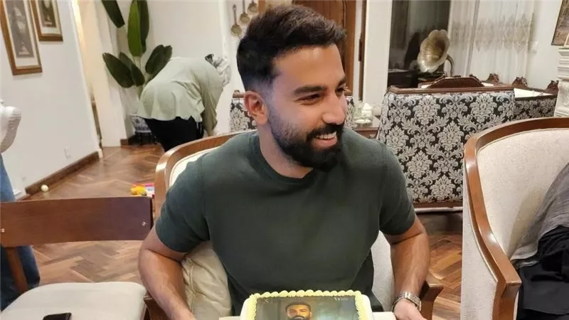بحبكم من كل قلبي .. حازم إيهاب يحتفل بنجاح 