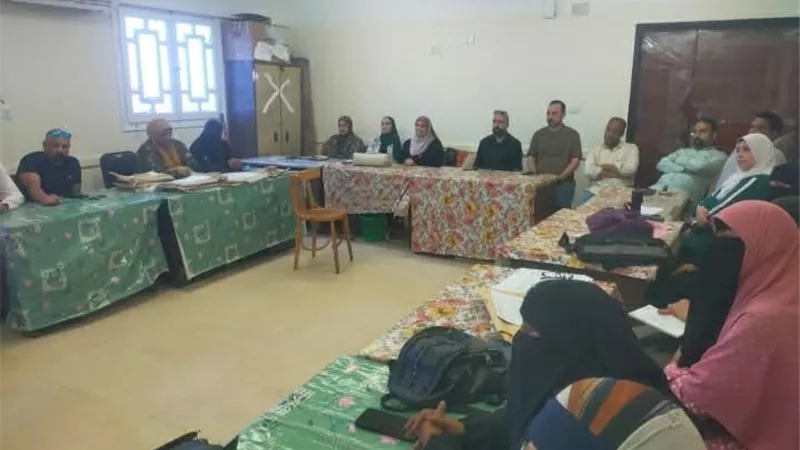 الوكيل الثقافي تجتمع مع الموجهين استعدادا للعام الدراسي الجديد بأزهرية السويس