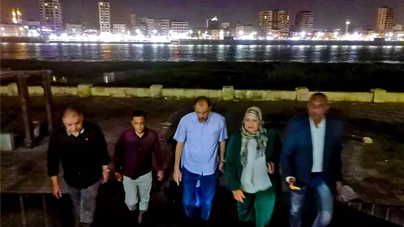 محافظ سوهاج يتفقد الكورنيش الشرقي ومدينة أخميم | صور