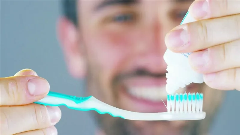 هل الأجر متساو في استخدام الفرشاة والمعجون بدلا من السواك؟