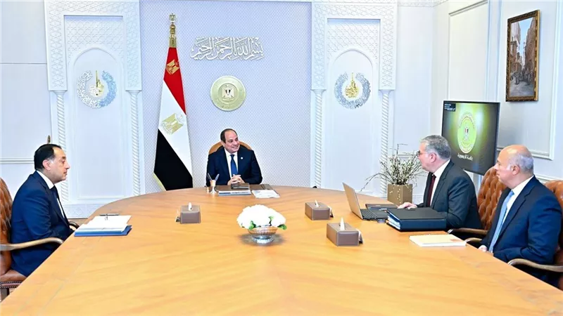 الرئيس السيسي يوجه بتطوير الآبار المكتشفة لتعزيز مكانة مصر كمركز إقليمي للطاقة