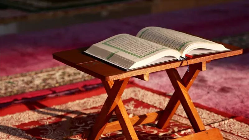 هل الكلام في المسجد بغير ذكر الله حرام؟ .. الإفتاء توضح
