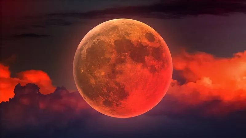 علاء النهري: خسوف القمر الكلي 7 سبتمبر يستمر أكثر من 5 ساعات