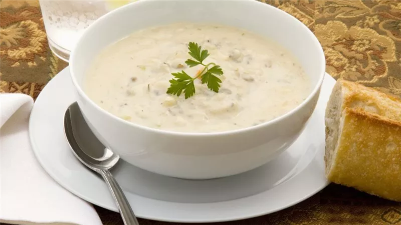 شوربة الكريمة بطعم ينافس المطاعم.. طريقة تحضيرها بخطوات سريعة وطعم غني 