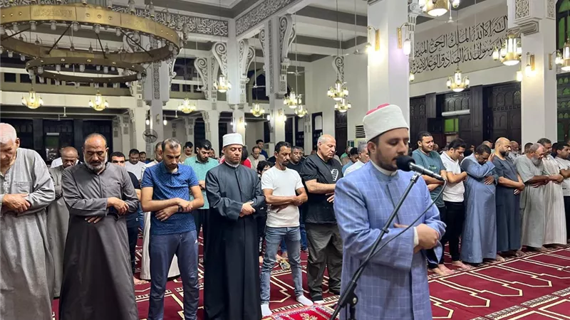 اقتداء برسول الله.. أداء صلاة خسوف القمر بمساجد أوقاف السويس 