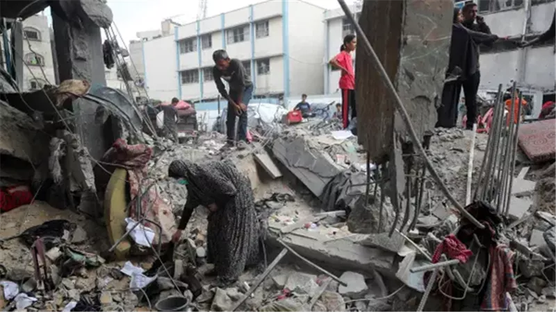 أمجد الشوا: غزة بلا ملاذ آمن والاحتلال يدفع المدنيين للتهجير القسري