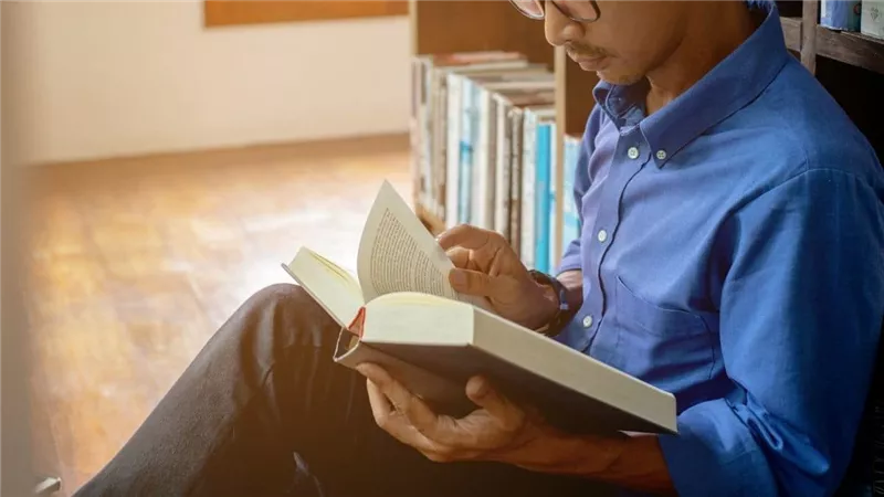 لماذا كرر الله الأمر بالقراءة في أول الوحي؟.. الشحات عزازي يوضح