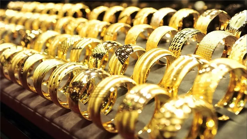 الذهب يواصل الصعود محليًا وعالميًا مدفوعًا بتوقعات خفض الفائدة الأمريكية