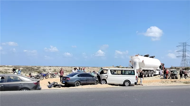 سيارة انحرفت عن مسارها.. حادث مروع أعلى طريق دمياط الجديدة جمصة 