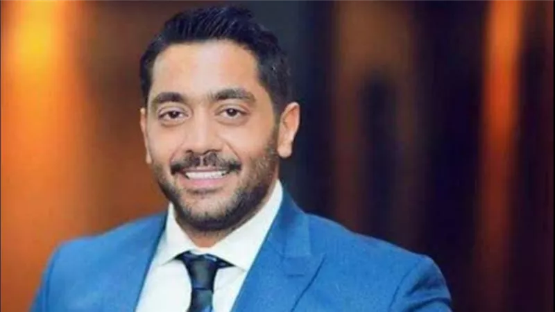  الجامعة البريطانية تحسم الجدل بعد إعلان فلوكس حصوله على الدكتوراه الفخرية