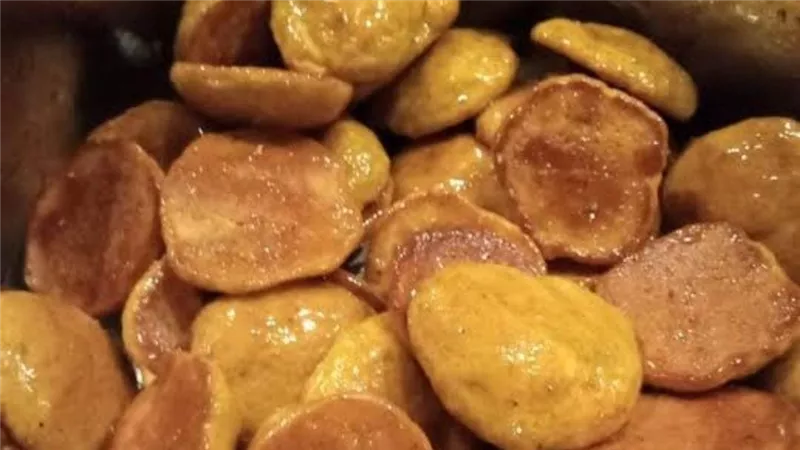 خبز المقشوش السعودي بالعسل  خبز تراثي على سفرة الفطور الصباحي 