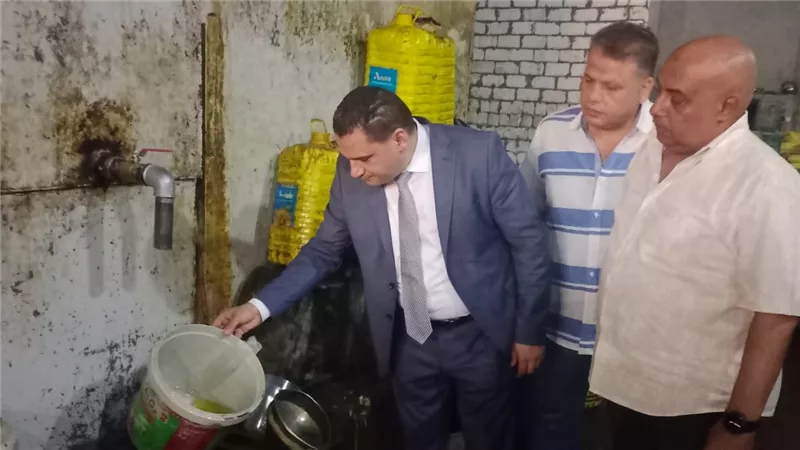 الجيزة تضبط 8 أطنان أغذية فاسدة وتغلق مصنع زيوت غير مرخص بأوسيم
