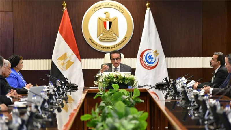 وزير الصحة يبحث مع القطاع الخاص ضوابط الطوارئ والحد من القيصريات 