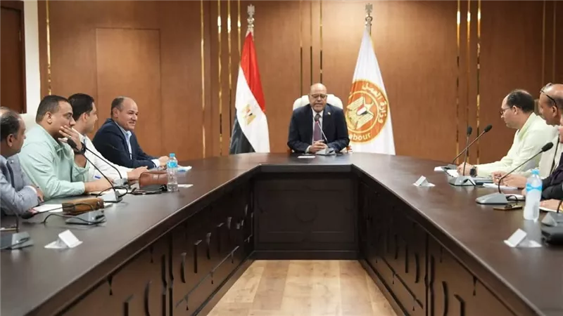حملات تفتيش موسعة لضبط تصاريح الأجانب و تطبيق لقانون العمل الجديد