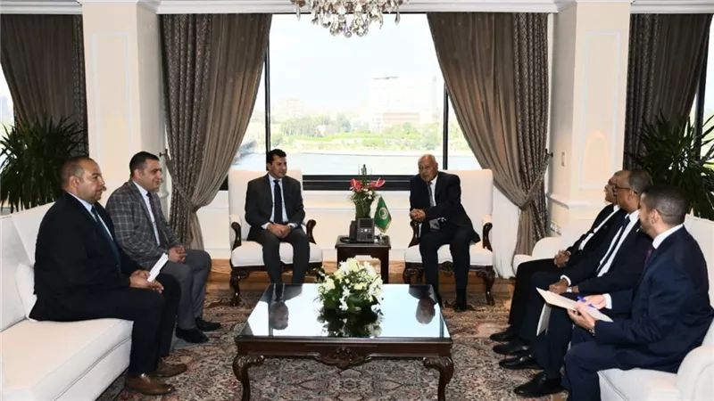 وزير الشباب والرياضة المصري يلتقي أبو الغيط دعماً للعمل العربي المشترك