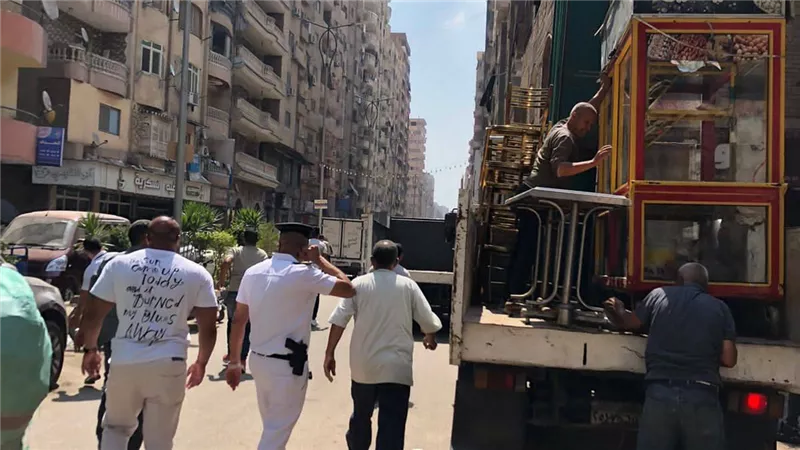 رفع 900 حالة إشغال في حي الهرم و3 قرارات غلق لمحال مخالفة