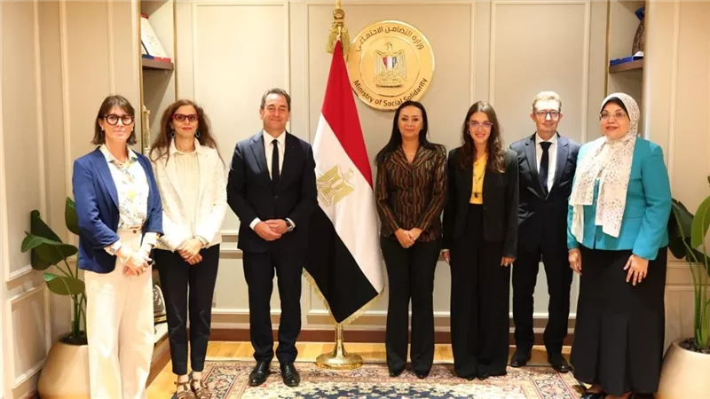 وزيرة التضامن تبحث مع السفير الفرنسي تعزيز التعاون الاقتصادي والاجتماعي