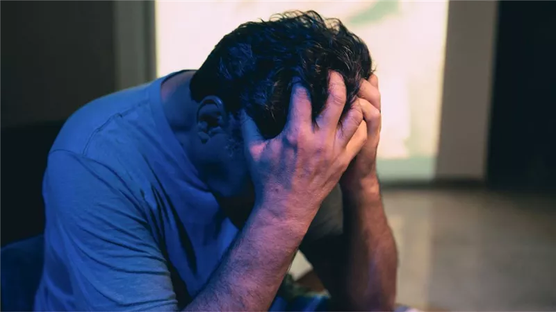 ماذا أفعل إذا ضاق بي الحال؟.. مجمع البحوث يطلق مبادرة «تحدث معنا»