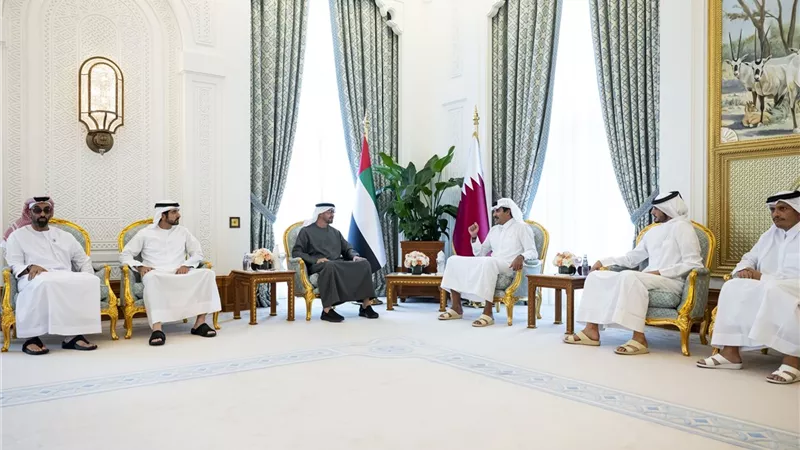  من قطر.. محمدبن زايد يؤكد علي تضامن بلاده مع الدوحة ضد الانتهاكات الإسرائيلية