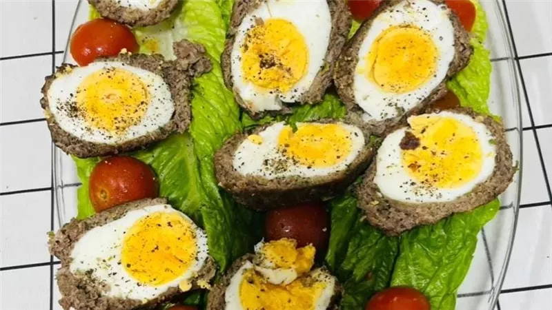 فطار اليوم: طريقة عمل اللحمة بالبيض..وجبة كلاسيكية غنية بالبروتين 