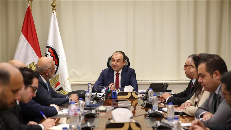وزير قطاع الأعمال يبحث مع البنك الدولي تطوير الشركات وتعزيز الشراكات الاستثمار