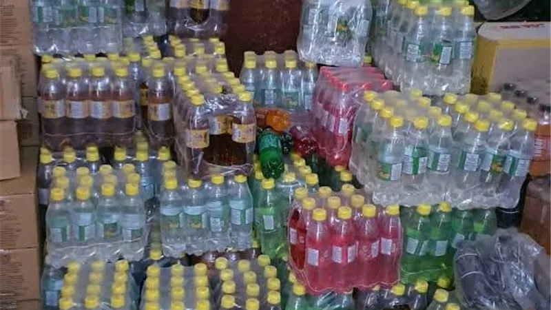 ضبط 2400 زجاجة مياه و1200 علبة حلويات وطن أسمدة مجهولة المصدر بسوهاج 