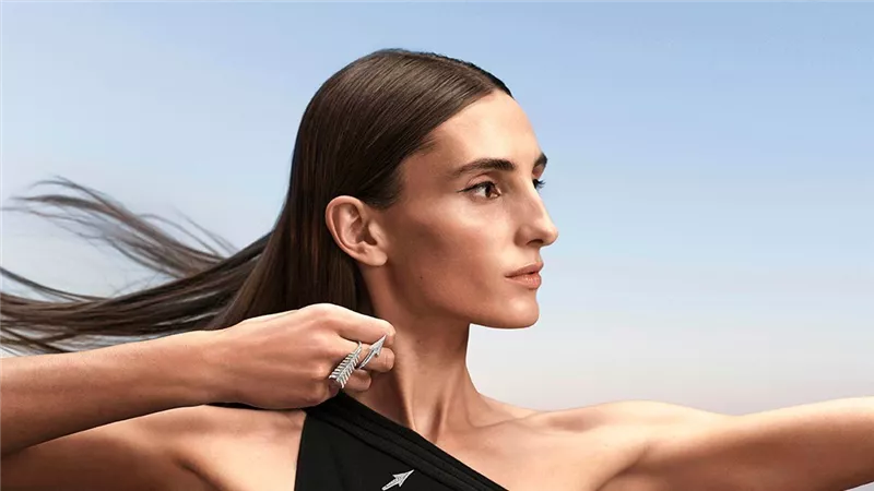 دار Boucheron تطلق مجموعة مجوهرات فاخرة بعنوان Flèche
