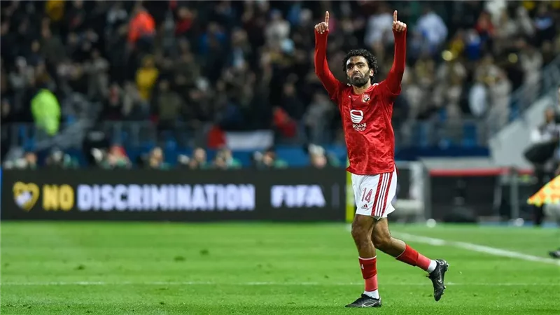 بعد وصول عرض من ليبيا.. الأهلي يغلق ملف رحيل حسين الشحات