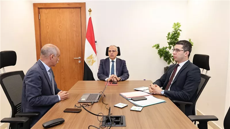 وزير الري يتابع تطوير برامج الرصد والتشغيل بالسد العالي وخزان أسوان