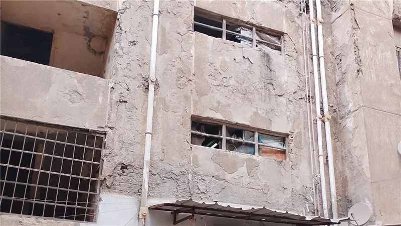 شقق آيلة للسقوط في دمياط: الأهالي يناشدون ببدائل سكنية آمنة قبل الشتاء