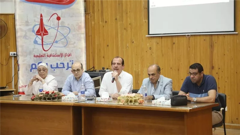 نائب وزير الصحة يجتمع بمديري منشآت الوادي الجديد ويتفقد المعمل الإقليمي