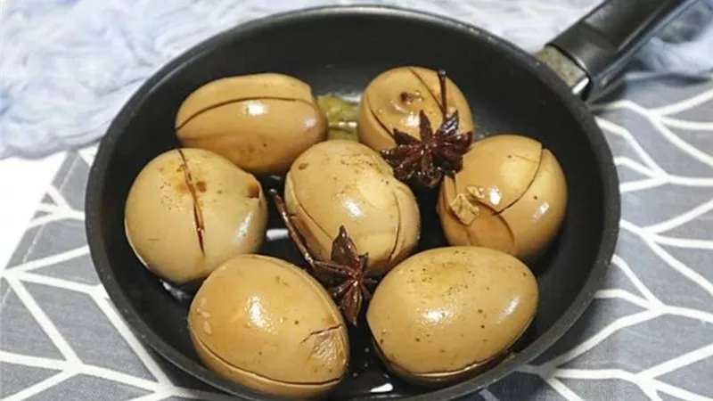 عيون التونة والعناكب أغرب الأكلات في العالم.. هل مستعد لمواجهة هذه القائمة؟
