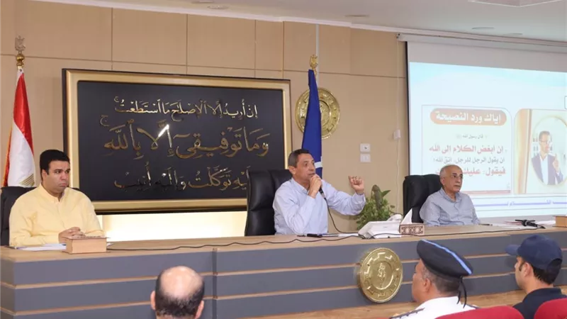 ذات الخطورة الداهمة.. محافظ السويس يوجه بحصر كافة العقارات الأيلة للسقوط  