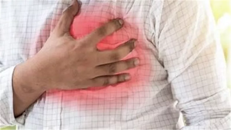 ألم الصدر ليس العرض الوحيد.. علامات غير عادية للنوبة القلبية