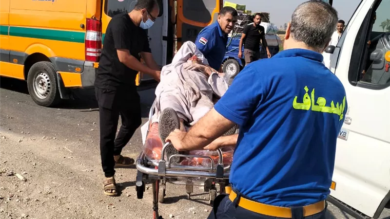 تصادم سيارة ملاكي على جانب طريق بنجا وإصابة قائدها بسوهاج