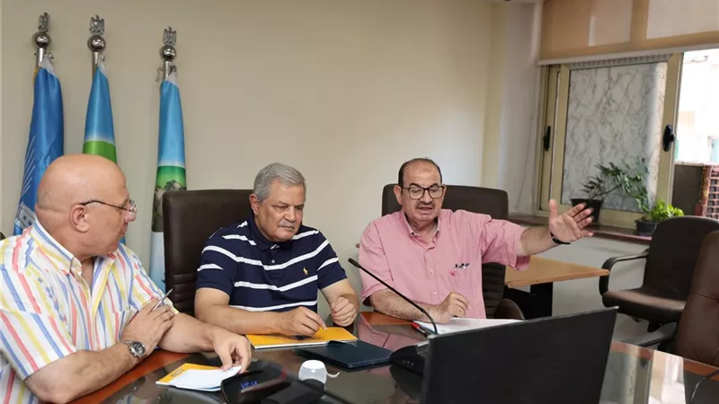 القابضة لمياه الشرب تتابع خطط التشغيل والصيانة وخدمات المياه بالإسكندرية