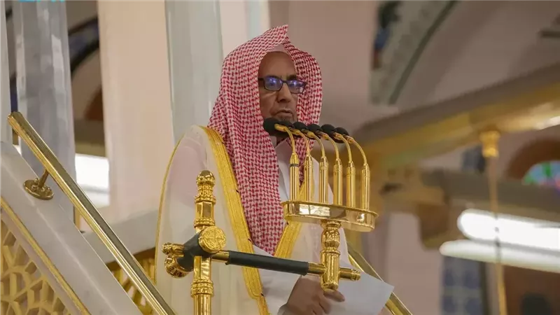 مفتاح السعادة وأصل الدين وأساسه.. خطيب المسجد النبوي يوصي بهذه الكلمة