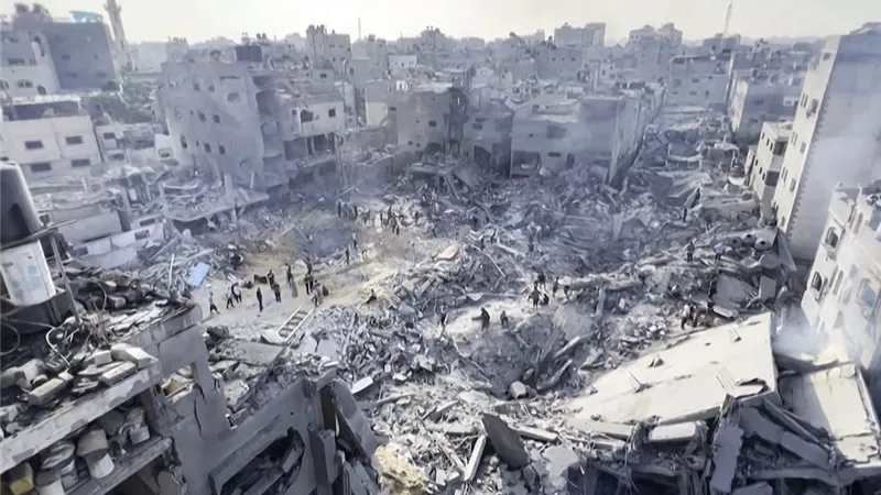 70 شهيدًا في غزة جراء غارة إسرائيلية على مناطق سكنية ومدارس