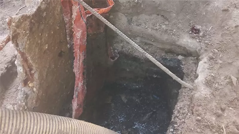 البحث عن طفل سقط في «بلاعة» صرف صحى بشبرا الخيمة بالقليوبية 