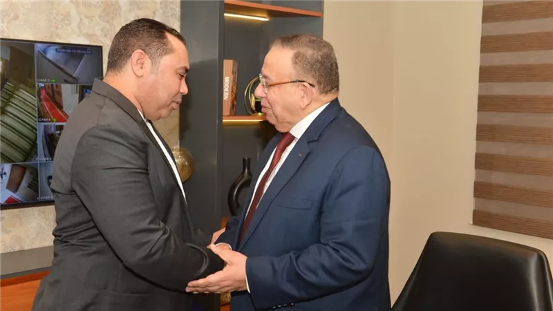 المهندس محمد إبراهيم الشنراوي يستقبل محمود الشريف نقيب الأشراف