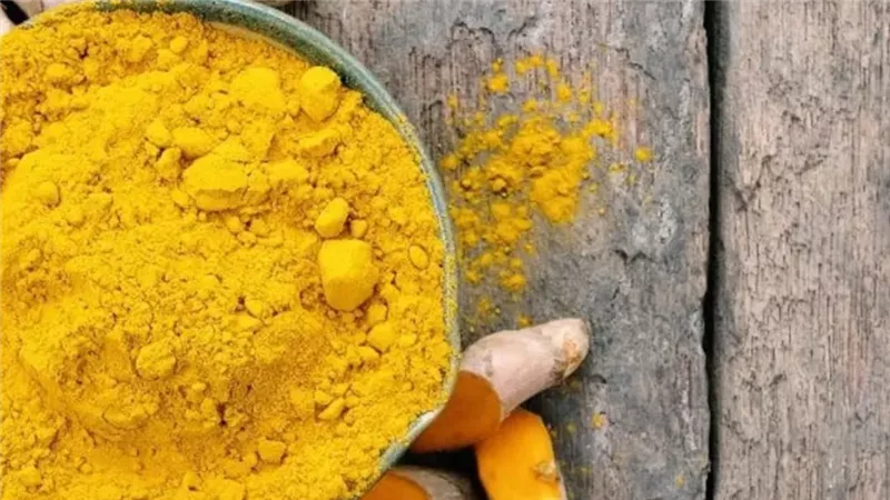 الكركم لعلاج ألم المفاصل للنساء.. تعرّفي على فوائده!
