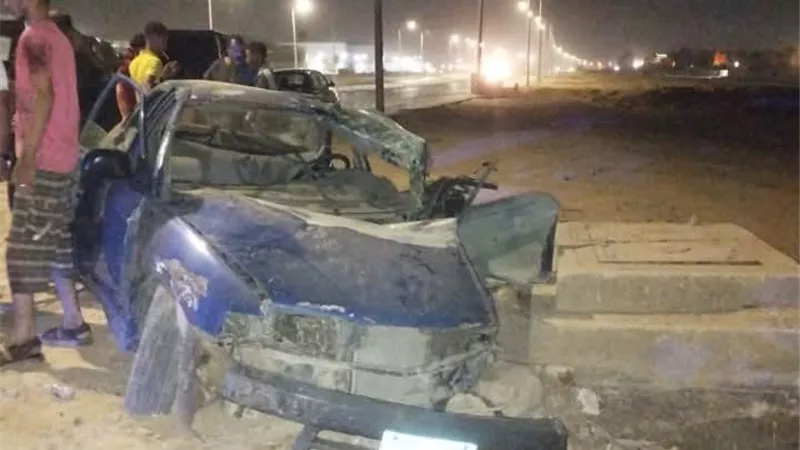 العربية دخلت بعمود إنارة.. إصابة 5 أشخاص في تصام ملاكي بطريق الأدبية بالسويس